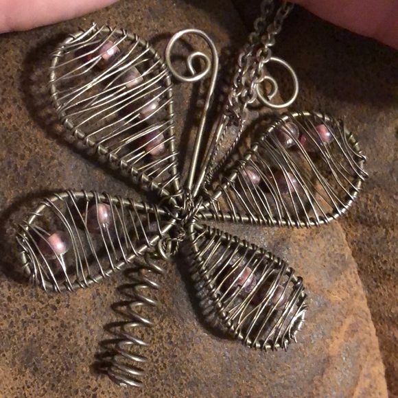 Vintage Butterfly Necklace - Picture 4 of 4